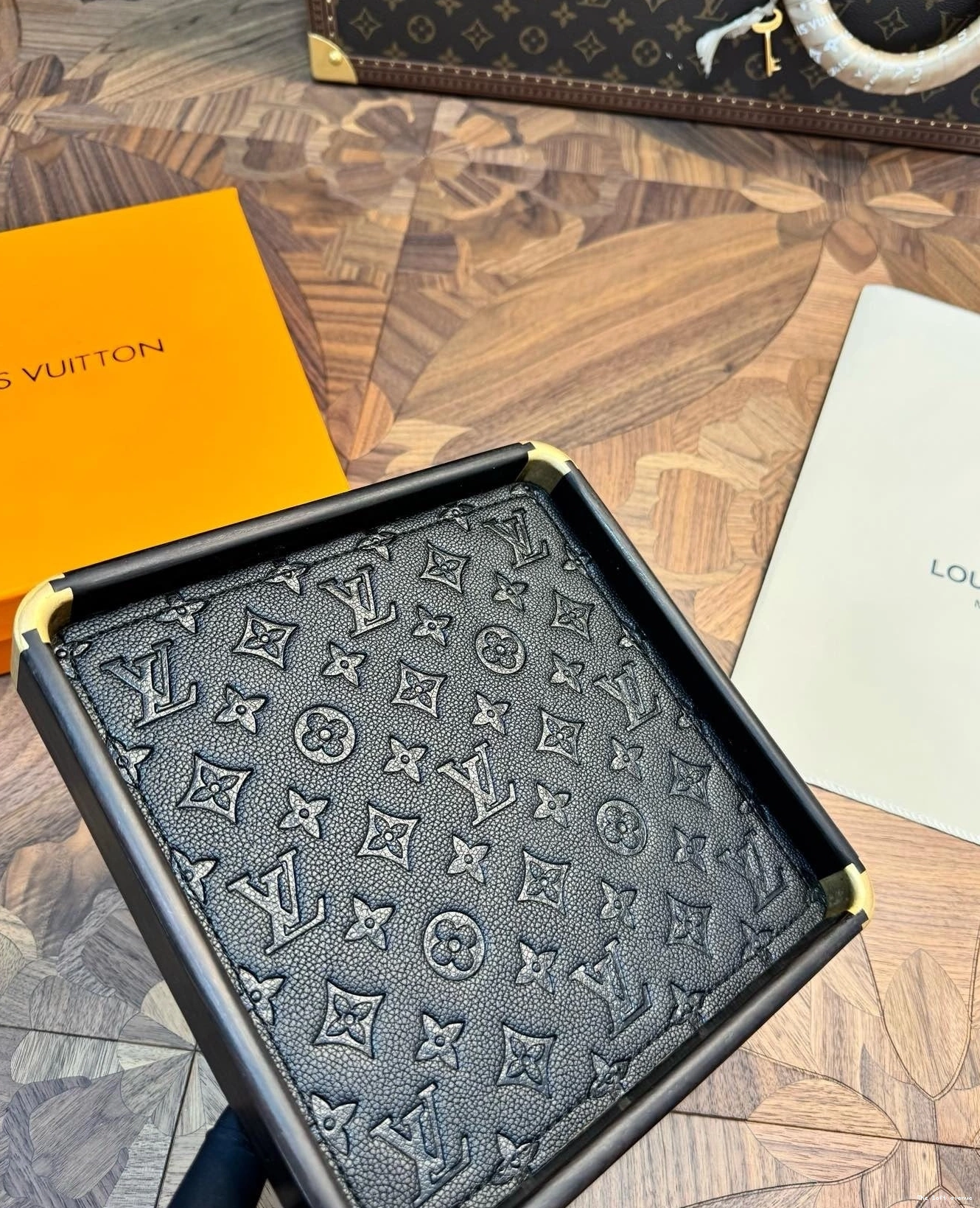 SQUARE SERVING LV TRAY CUSTOM 0727